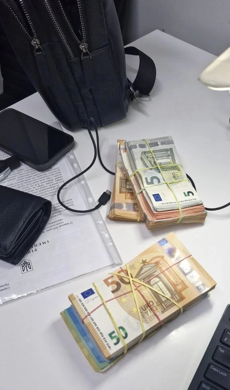 На кордоні з Польщею у рівнянки знайшли 50 тисяч євро в сумочці