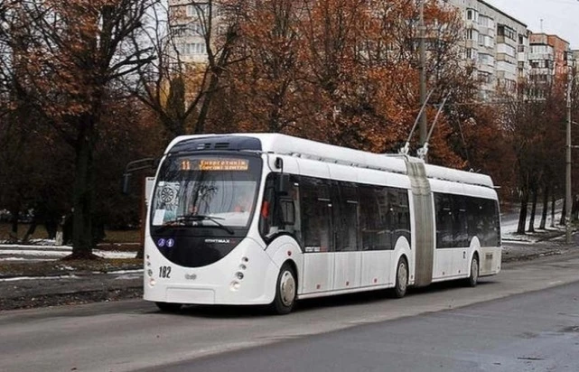 Жителі Боярки просять запустити дуобус до поліклініки №3 у Рівному
