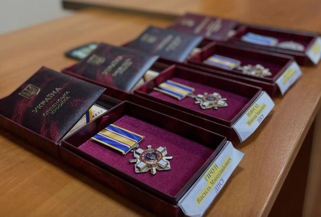 Родинам двох полеглих воїнів із Рівненщини вручили ордени «За мужність»