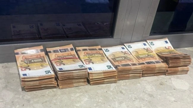 На кордоні з Польщею у мешканки Рівненщини вилучили 50 тисяч євро, приховані в сумочці