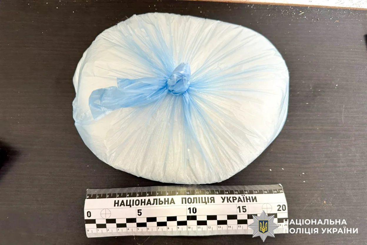 Рівнянку засудили до двох років в’язниці за спробу передати наркотики чоловікові в СІЗО Рівнянку засудили до двох років в’язниці за спробу передати наркотики чоловікові в СІЗО