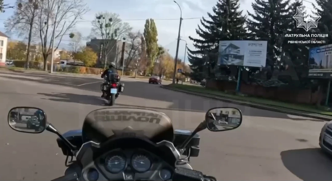 Патрульні допомогли родині швидко доставити дитину з підозрою на апендицит до лікарні у Рівному Патрульні допомогли родині швидко доставити дитину з підозрою на апендицит до лікарні у Рівному
