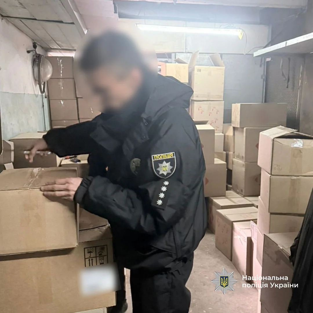 Поліція викрила мережу підпільних цехів, де виготовляли фальсифіковану каву та спеції