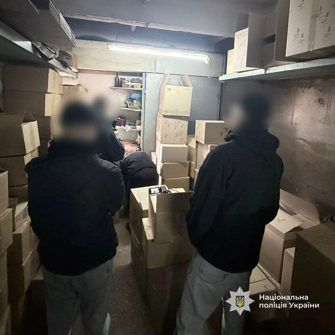 Поліція викрила мережу підпільних цехів, де виготовляли фальсифіковану каву та спеції