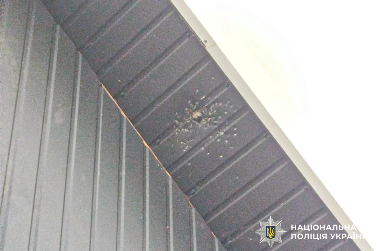 На Рівненщині чоловік через ревнощі обстріляв дім співмешканки