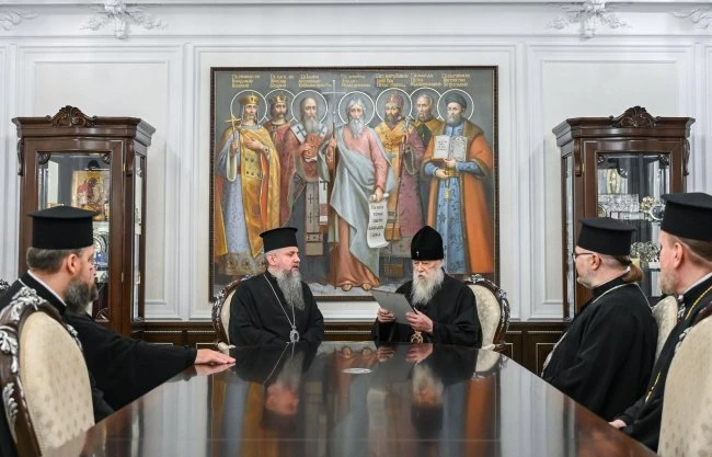 Патріарх Філарет відновив спілкування з Православною церквою України Патріарх Філарет відновив спілкування з Православною церквою України