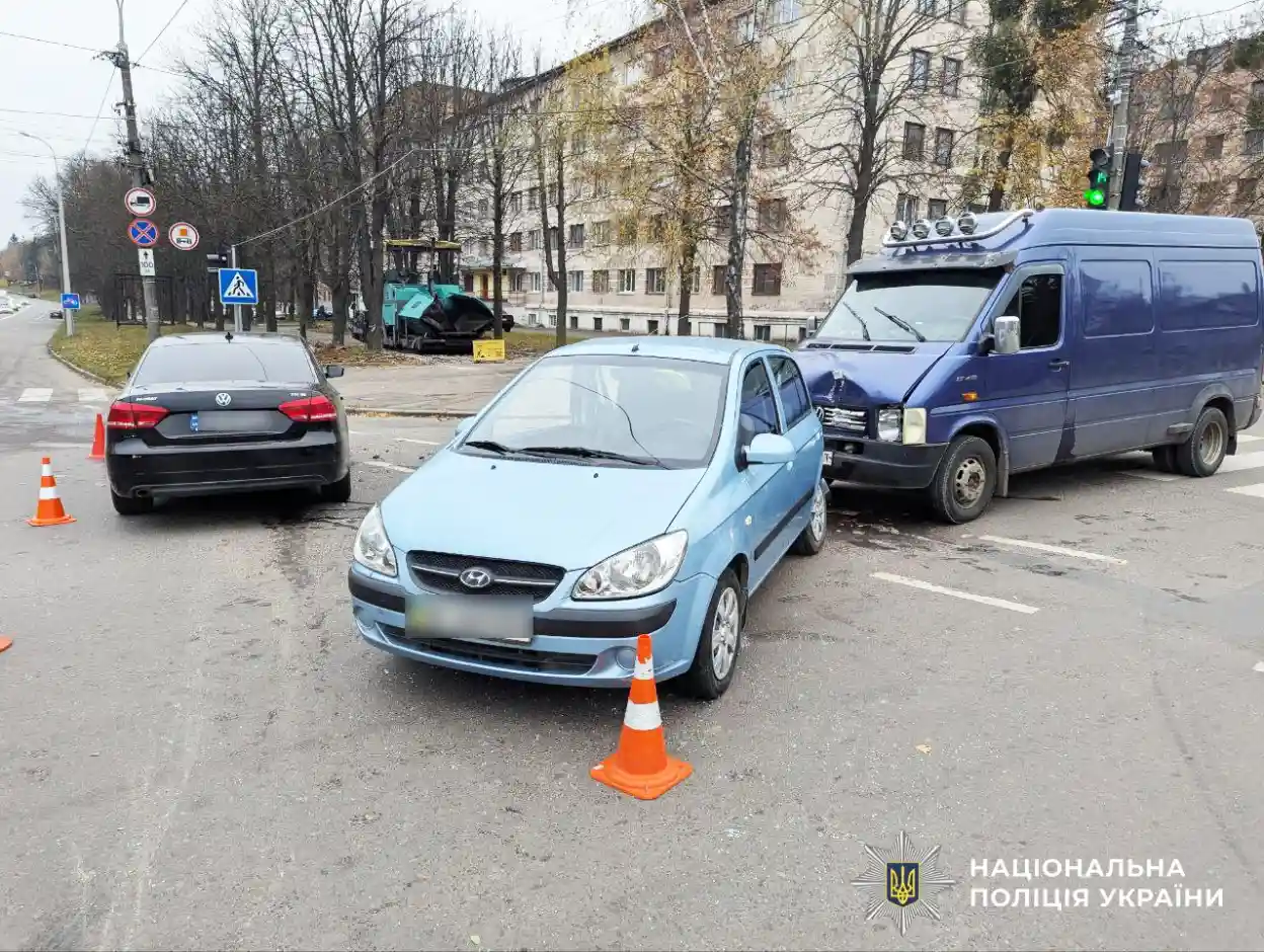 У Рівному сталася аварія за участю трьох автомобілів У Рівному сталася аварія за участю трьох автомобілів