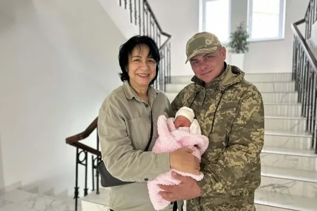 Захисниця ЗСУ стала мамою в 52 роки