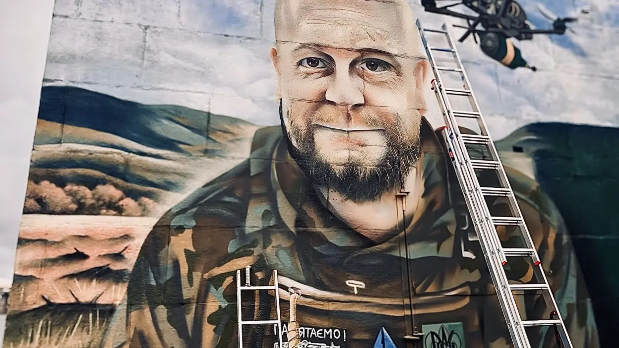 Мурал на честь Тараса Давидюка з’явився на набережній Києва