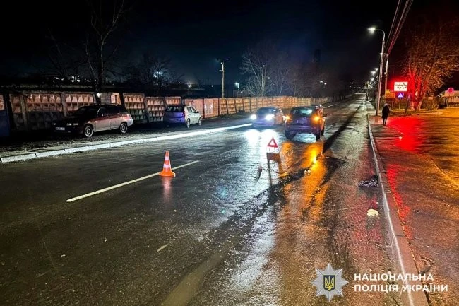 У Рівному пішохід, травмований унаслідок ДТП, залишається у тяжкому стані