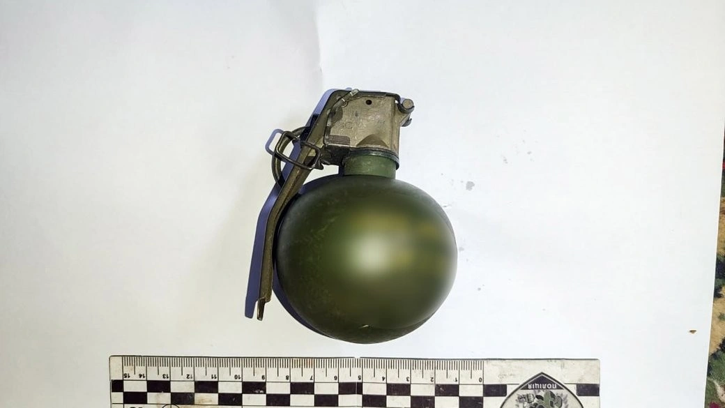 На Рівненщині під час обшуку у 42-річного чоловіка вилучили гранату та патрони