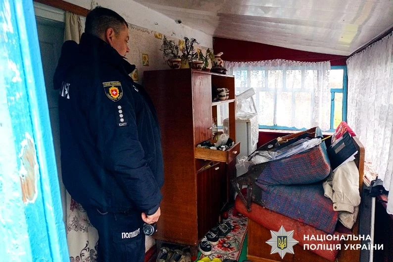 На Рівненщині під час обшуку у 42-річного чоловіка вилучили гранату та патрони