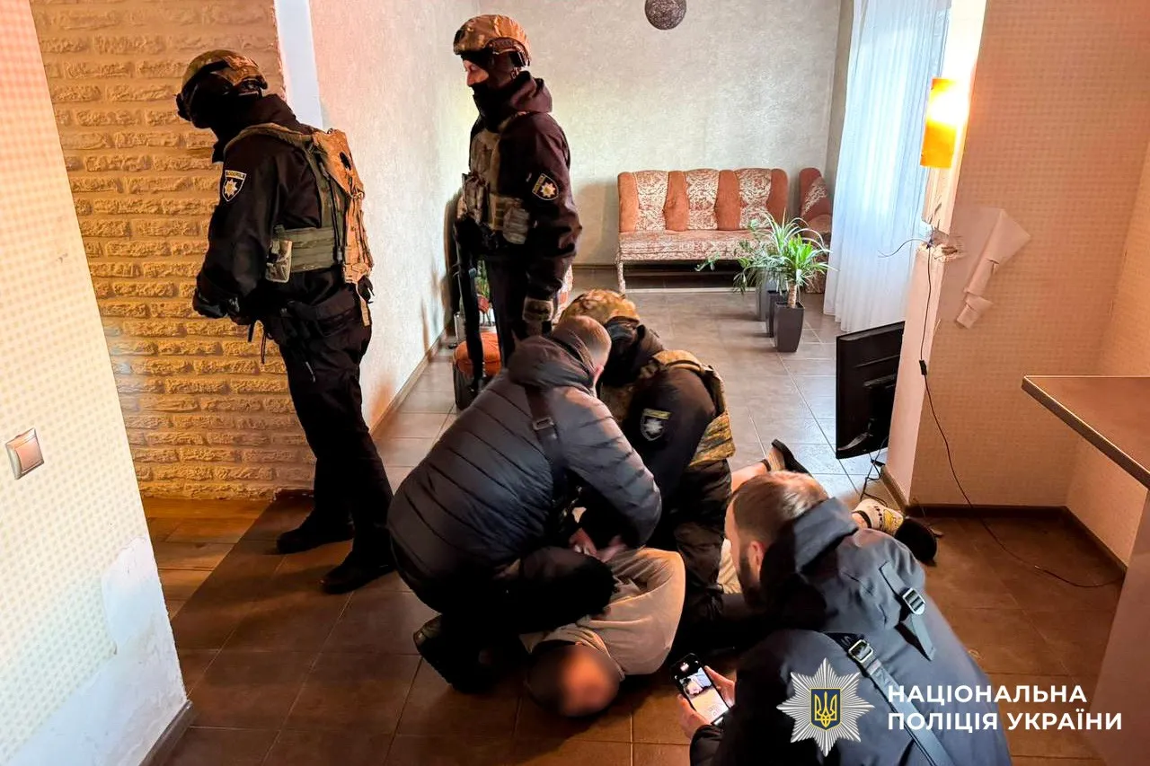 На Рівненщині затримали чоловіка, який за гроші підпалив авто волонтерів На Рівненщині затримали чоловіка, який за гроші підпалив авто волонтерів