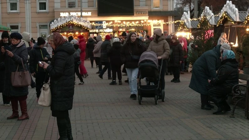 Рівне готується до старту “Скрудж фесту”: театралізовані дійства, хода з ліхтарями та запалення ялинки