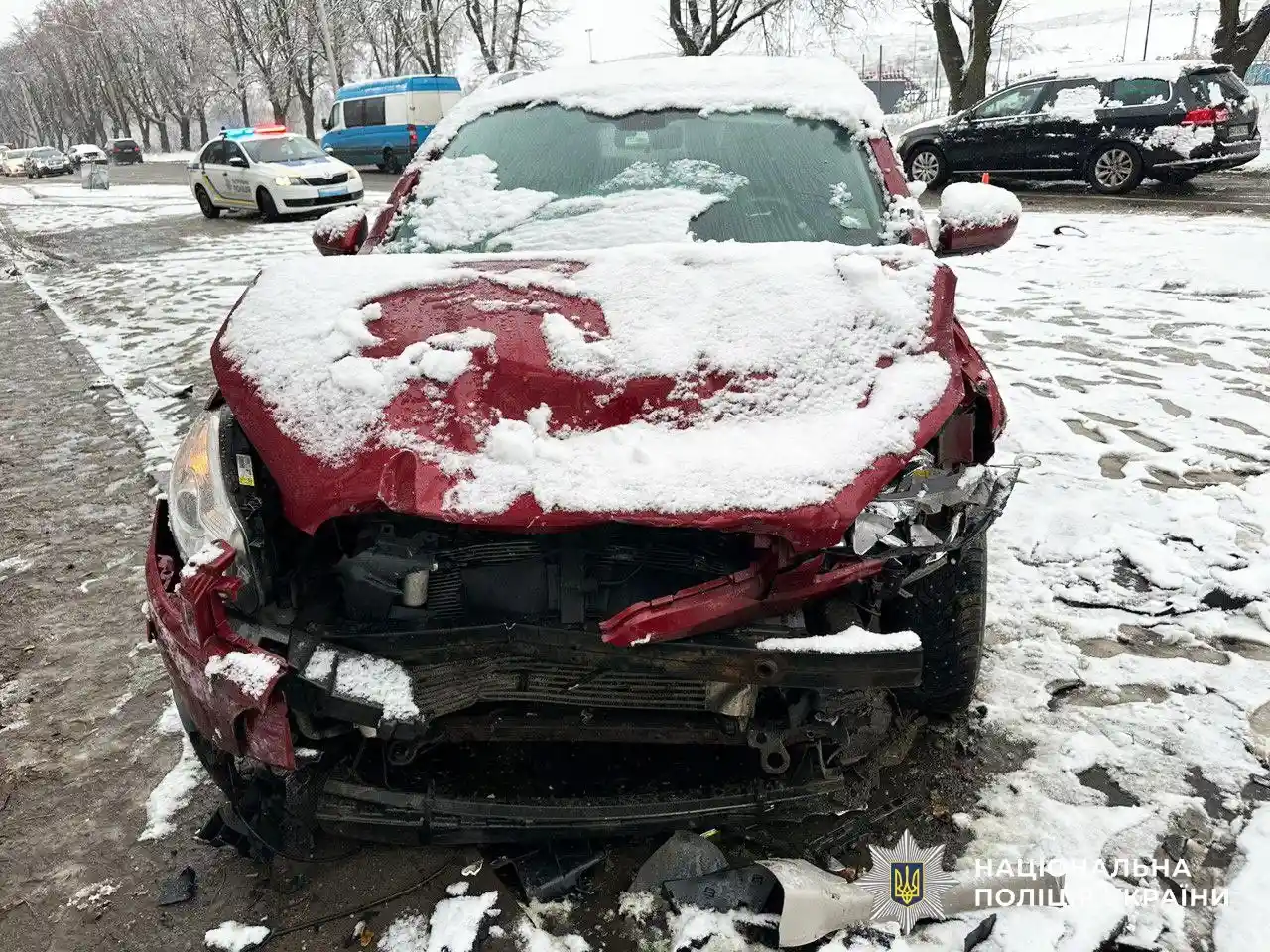 Ранкова аварія у Рівному: пасажир опинився в лікарні з політравмою