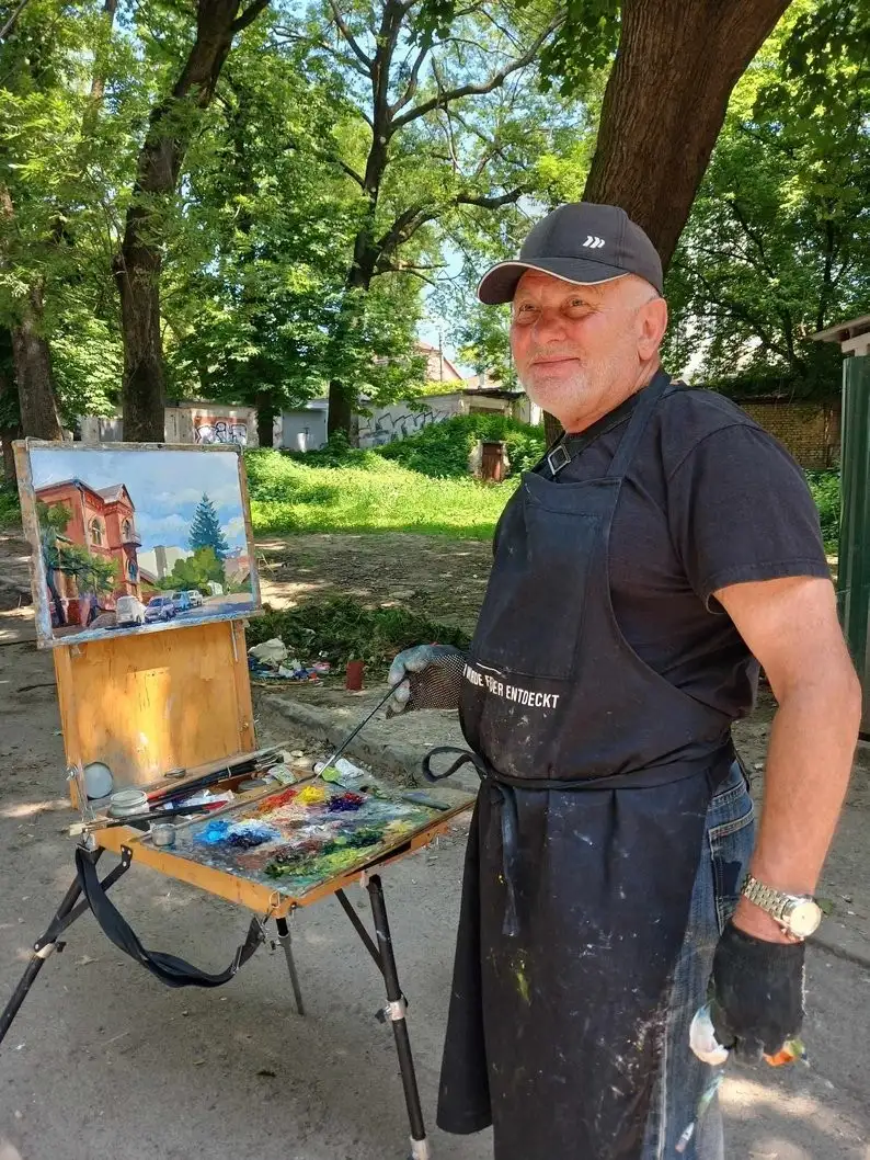 У Рівному відкрили виставку етюдів Миколи Шолудька про вулиці міста