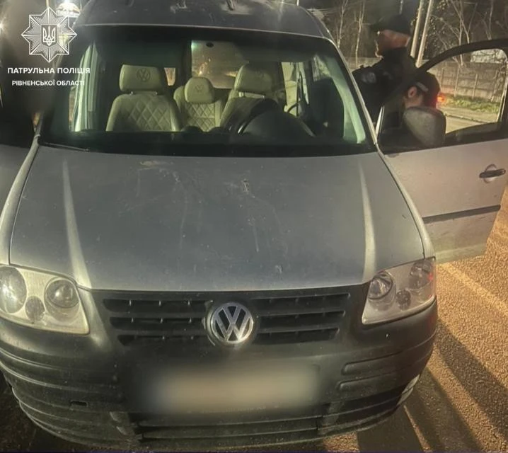 Водій, який угнав автомобіль у Рівному, затриманий патрульними