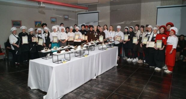 У Рівному відбувся регіональний кондитерський батл «Солодкий смак Перемоги»