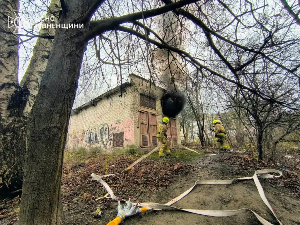 У Рівному загорілася підстанція на вулиці Данила Галицького У Рівному загорілася підстанція на вулиці Данила Галицького
