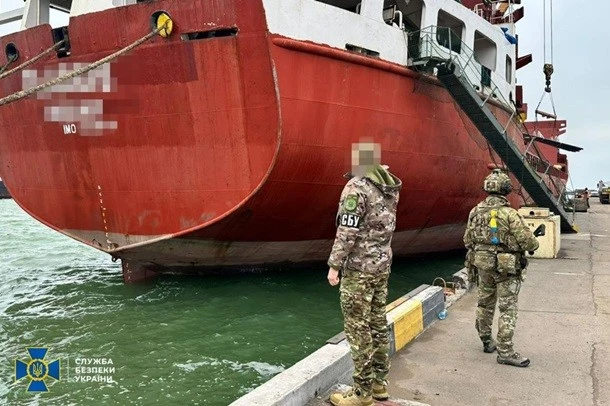 Одеський порт прийняв пастку: під іноземним прапором затримали судно з російського “тіньового” флоту
