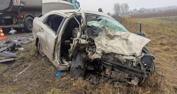 Ранкове зіткнення під Рівним: травмований водій з Хмельниччини