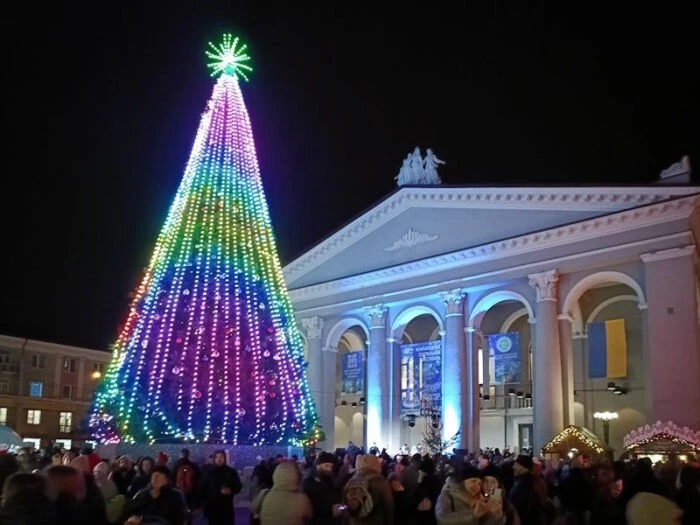 Рівне входить у свята: де в місті шукати зимову атмосферу, ялинки й різдвяні розваги