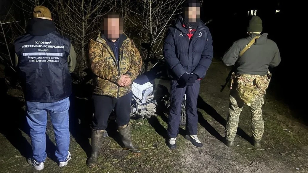 Мотоцикл до кордону за 10 тисяч доларів: на Рівненщині викрили схему втечі військовозобов’язаних