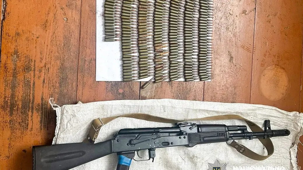 На Рівненщині поліція вилучила автомат і майже 200 набоїв у жителя села