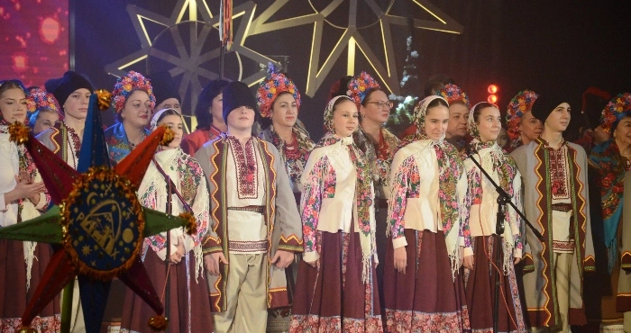 Різдвяні мелодії Рівного: понад 2000 учасників на XXII фестивалі