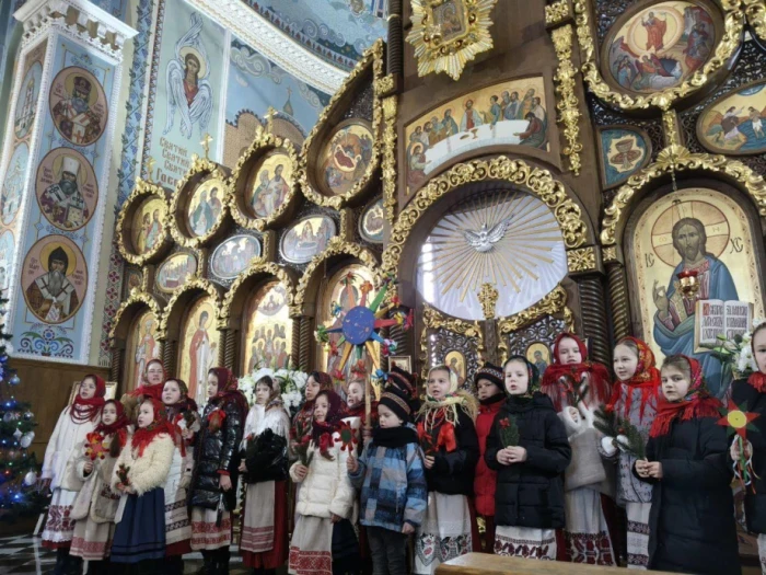 Різдвяні мелодії Рівного: понад 2000 учасників на XXII фестивалі