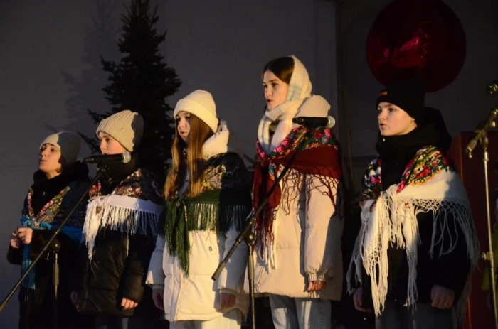 Різдвяні мелодії Рівного: понад 2000 учасників на XXII фестивалі