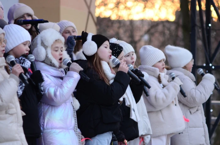 Різдвяні мелодії Рівного: понад 2000 учасників на XXII фестивалі