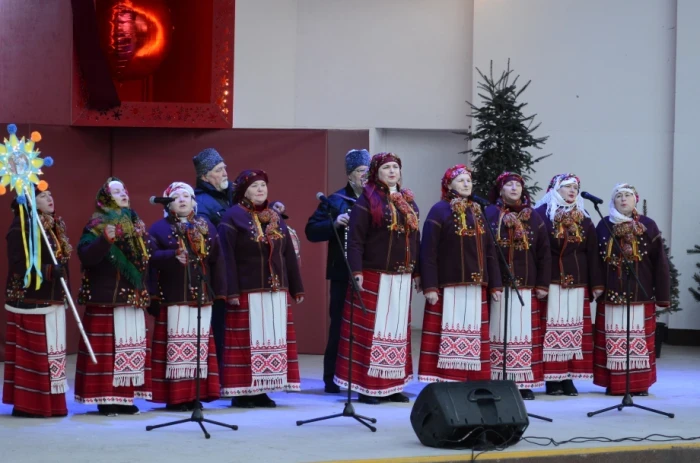 Різдвяні мелодії Рівного: понад 2000 учасників на XXII фестивалі