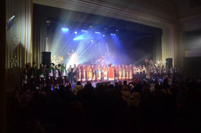 Різдвяні мелодії Рівного: понад 2000 учасників на XXII фестивалі