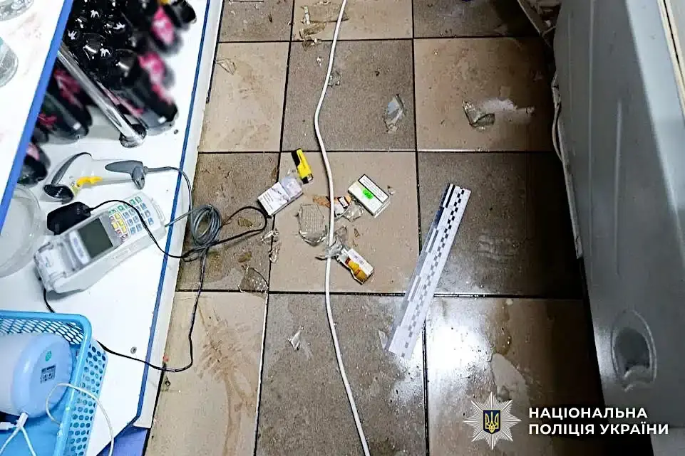 Нічний злам на Рівненщині: крадій не встиг втекти з усім викраденим