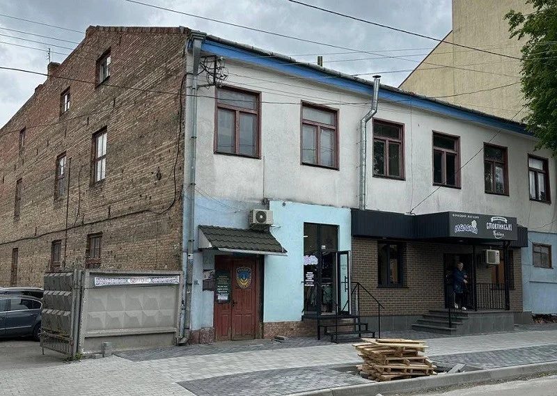 Історія проти молотка: занедбану будівлю в центрі Рівного продали за 12 мільйонів