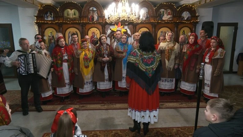 Різдвяний передзвін задля перемоги: у Рівному хорові колективи збирали кошти на роботів та зв’язок для ЗСУ