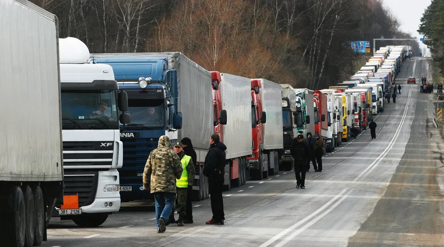Польський кордон розблоковано: техніка працює, черги рушили