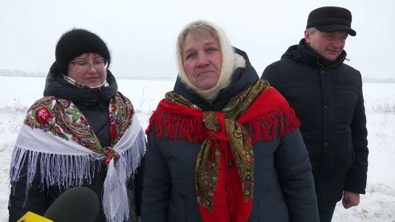 Межа двох областей зникла у «живому ланцюзі»: як на Рівненщині та Житомирщині відзначили День Соборності