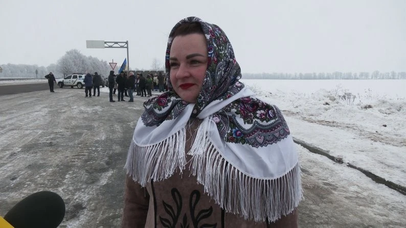 Межа двох областей зникла у «живому ланцюзі»: як на Рівненщині та Житомирщині відзначили День Соборності