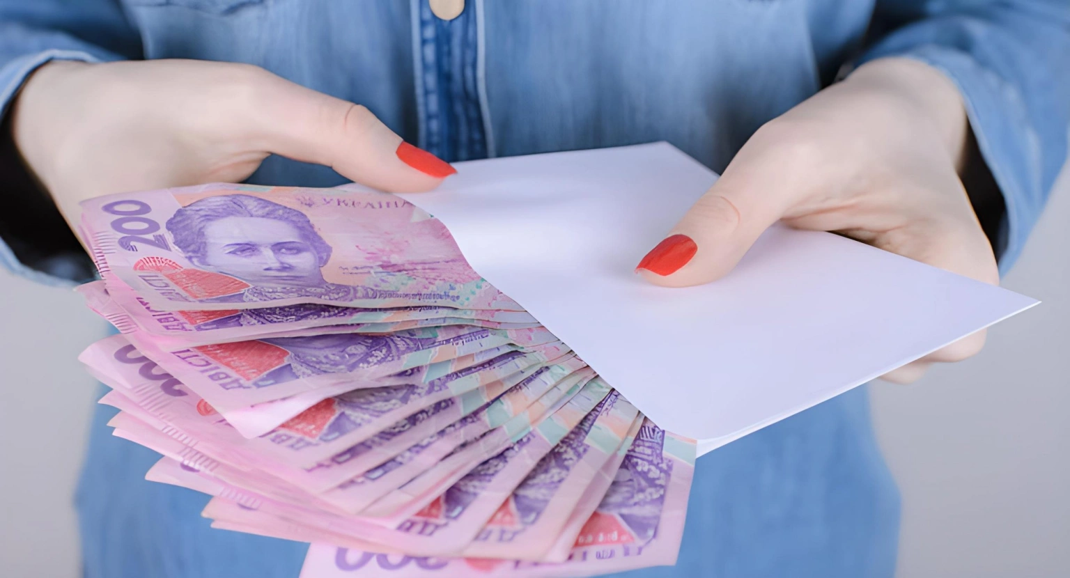 Фінансова пастка для освітян: чому вихователі Рівного отримали «урізані» зарплати