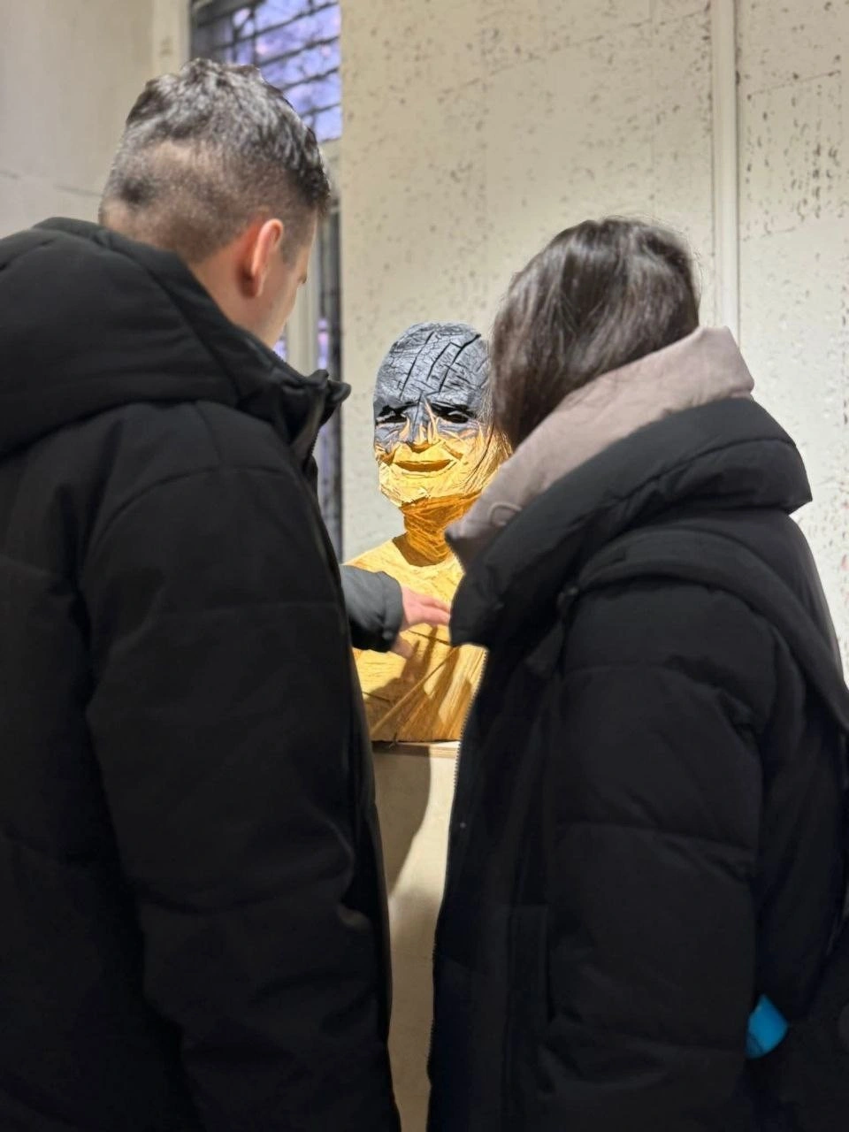 Емоції в дереві: у Рівному презентували виставку львівського митця