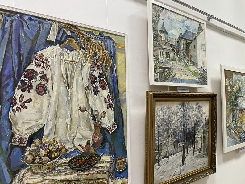 Живописна географія Віктора Гвоздинського: у Рівному відкрили ювілейну виставку митця