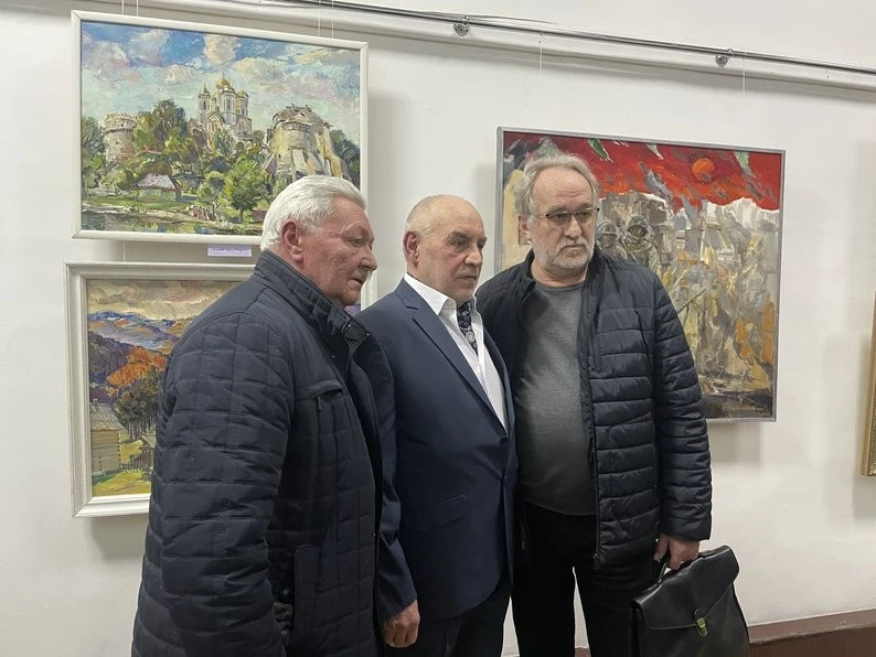 Живописна географія Віктора Гвоздинського: у Рівному відкрили ювілейну виставку митця