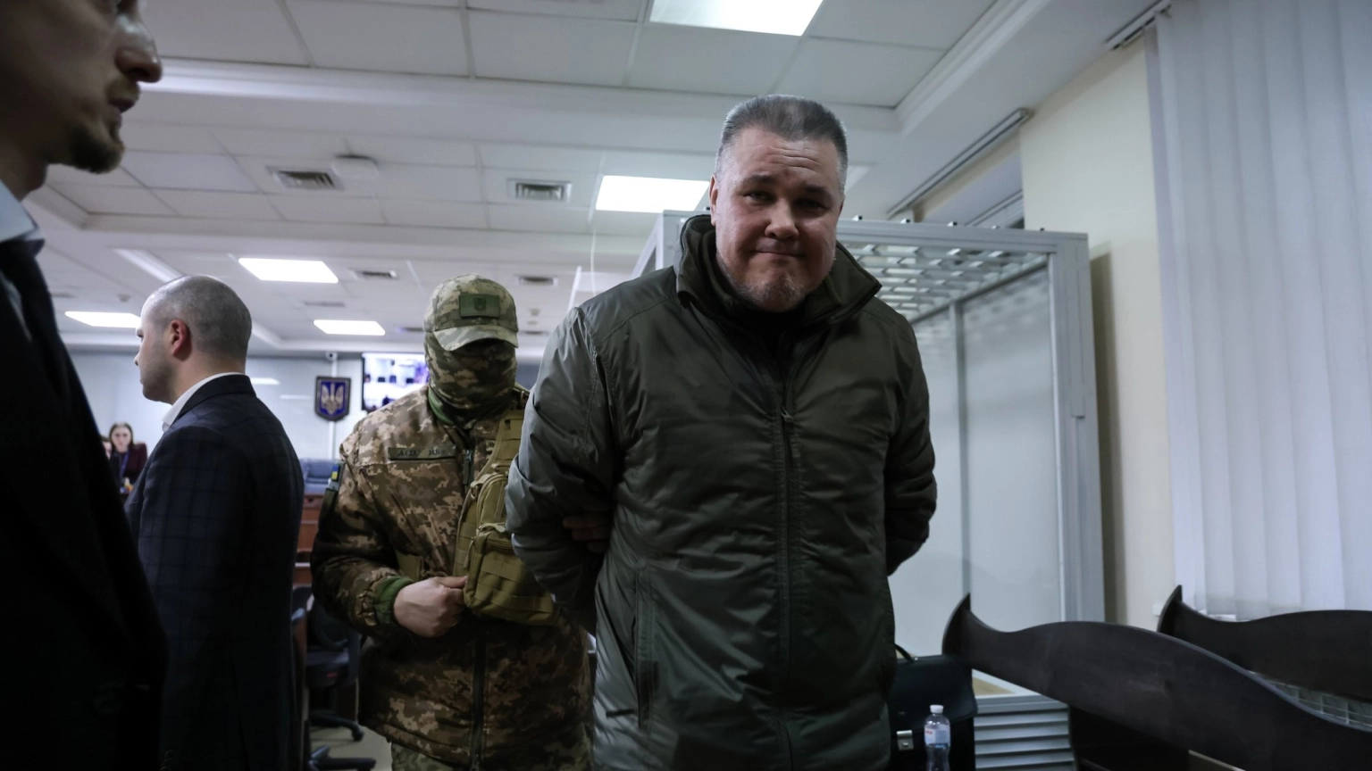 Справа про хабарництво в лавах СБУ: посередник вийшов під заставу в мільйон гривень