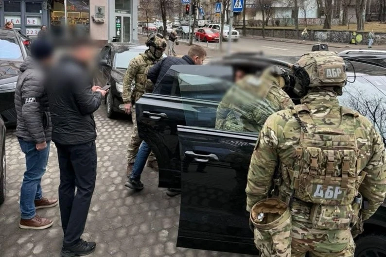 Справа про п’ять тонн бурштину: на Рівненщині судитимуть “тіньового куратора” незаконного промислу