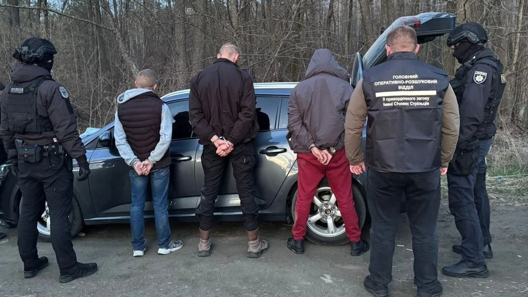 На Рівненщині затримали житомирянина під час спроби нелегального перевезення осіб до кордону