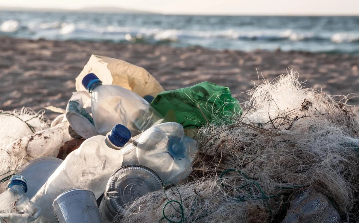 Австралійські вчені перетворюють пластикові відходи на чистий водень