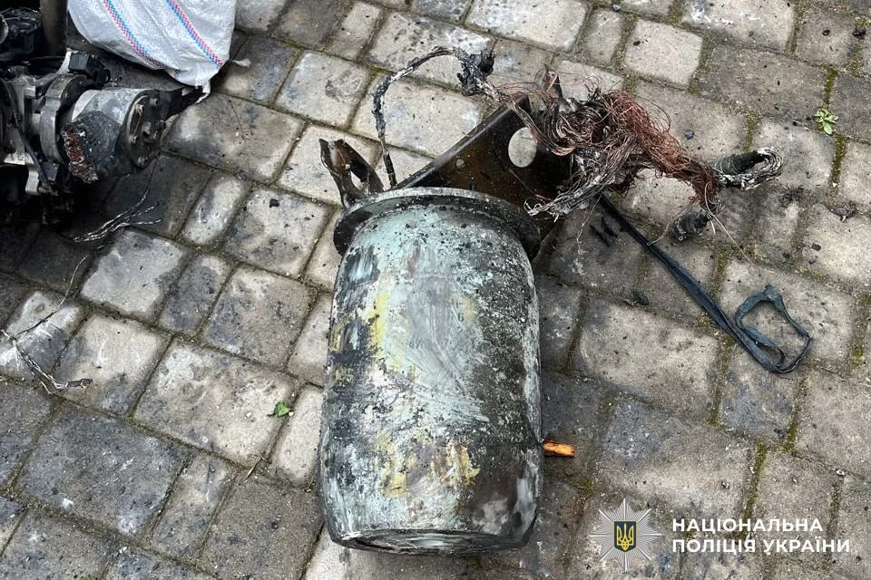 Рівненські вибухотехніки врятували будинок волонтера від підриву нерозірваним «шахедом»