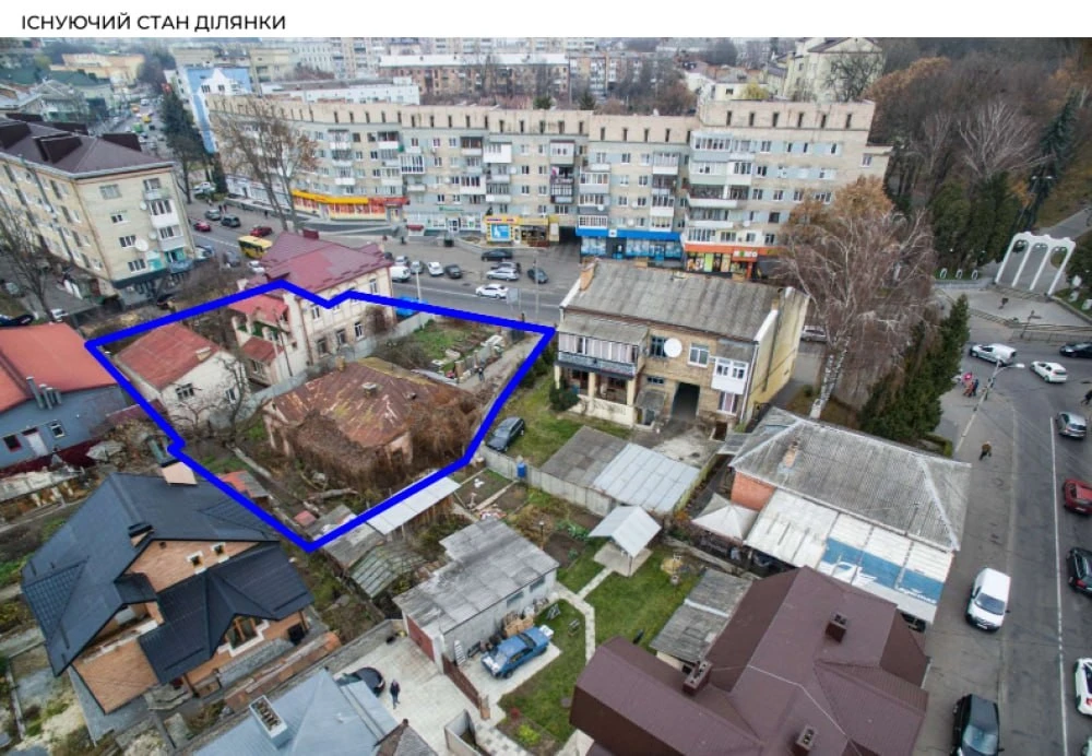 Рівненська влада заблокувала будівництво готелю на Чорновола